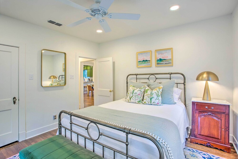 Newly Updated & Charming Azalea District Home view 2
