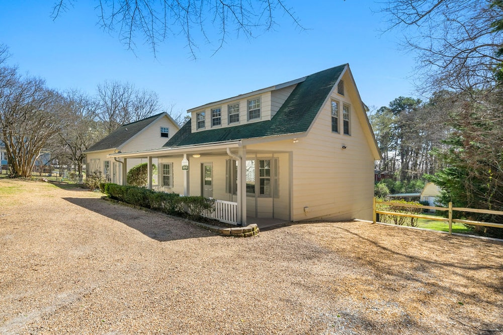 Beautifully Modern Cottage in Historic Norcross