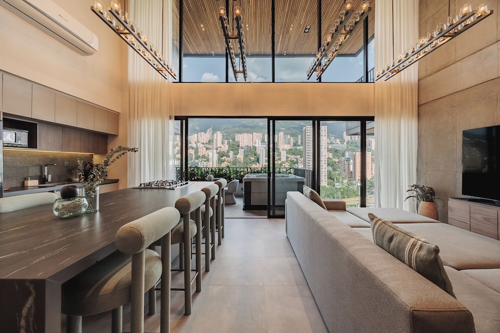 Morph by MOME Stays