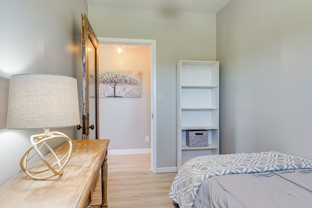 Pet-friendly Countryside Retreat in Whiteland!