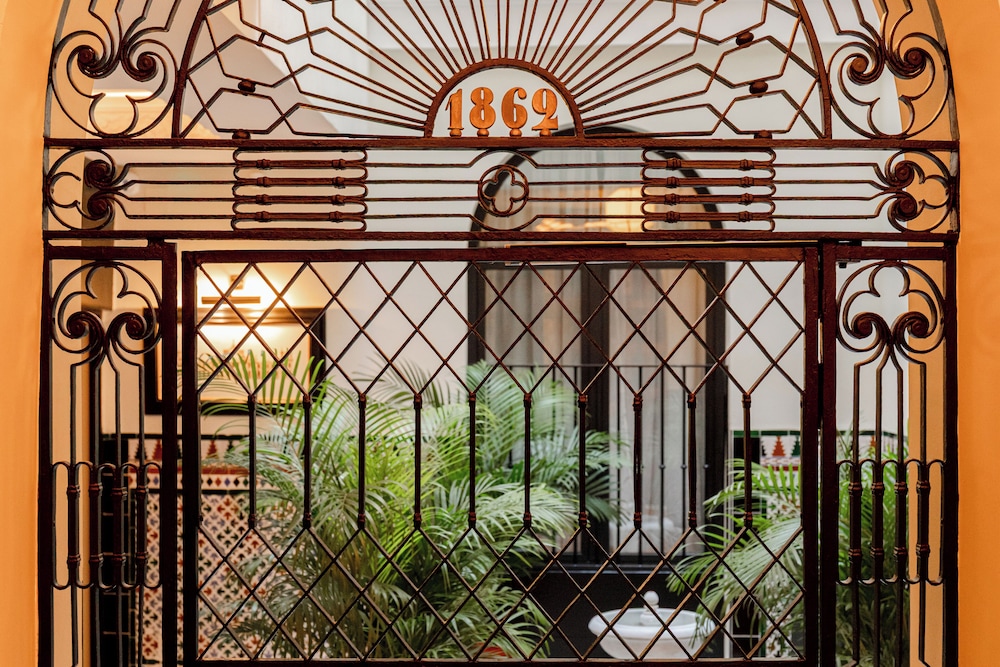 Casa 1862 Heritage Suites by Stay Unique