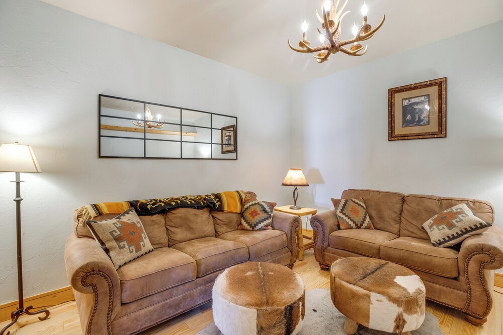 Walk to Lift! Luxe, Updated Cbmr Home w/ Mtn Views