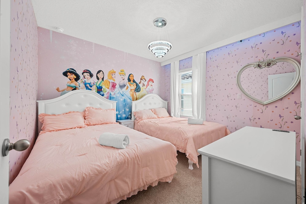 Themed 6BR Home Game Room Pool Sleeps 16