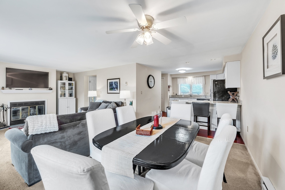 Santanoni 60h - Renovated Townhome With Privacy 2 Bedroom Townhouse by The Summit at Gore Mountain