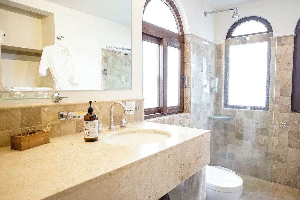 Prime Location w Amenities in San Miguel