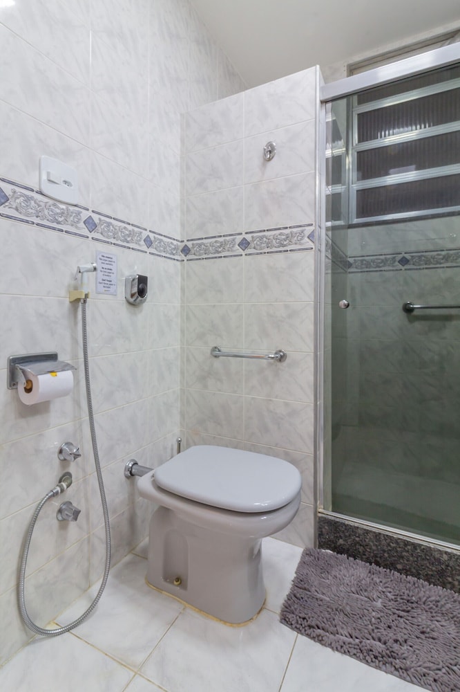 5 Minutes From Copacabana Beach Bi404