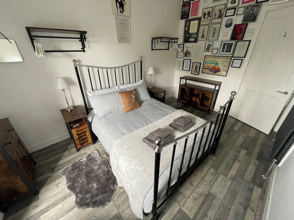 6 Guests - 3 Bedrooms - Sea View - Pet Friendly