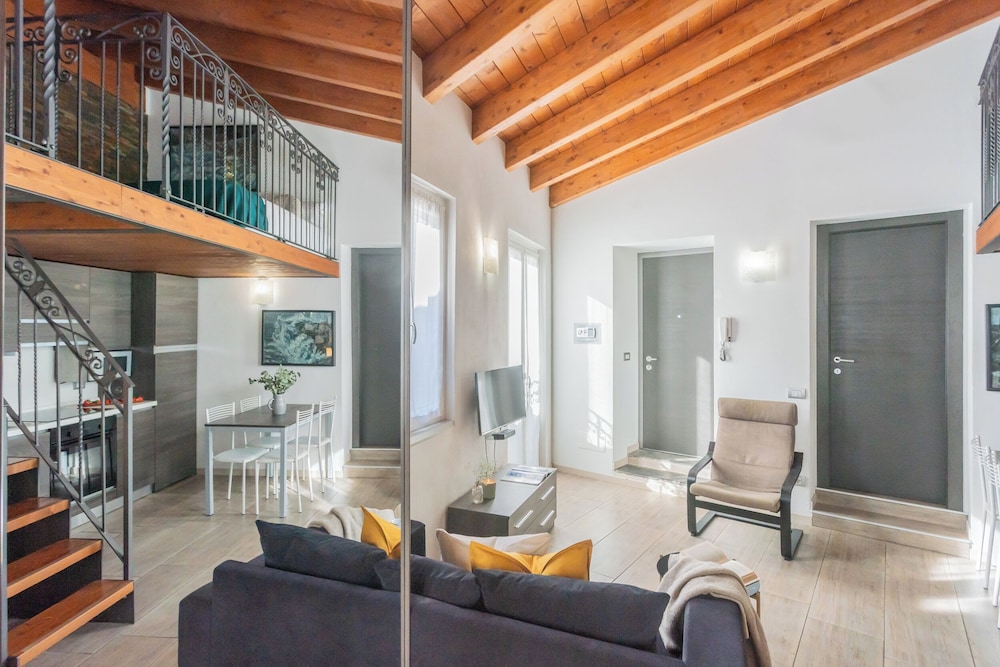 Domus in Como by Rent all Como