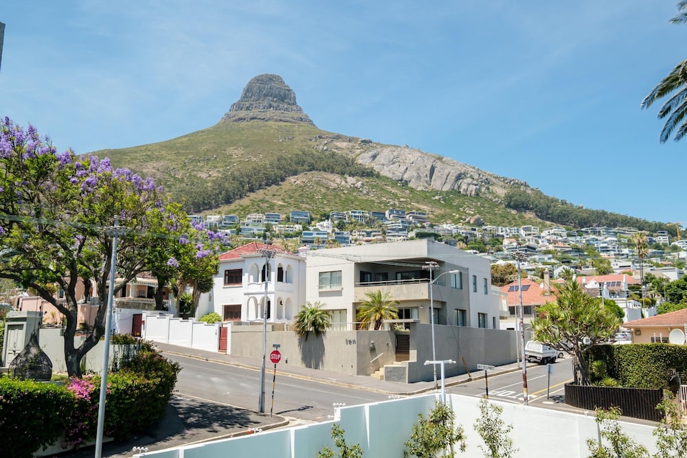 Mountain View Holiday Villa w Garden and Pool Iliwa