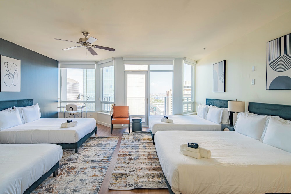 ROVE LIVING/KL - 44 Monroe