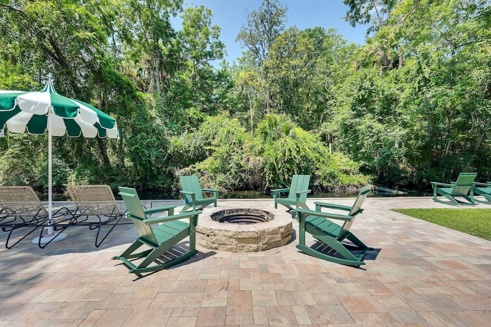 'chateau Relaxo' Homosassa Riverfront Cottage!