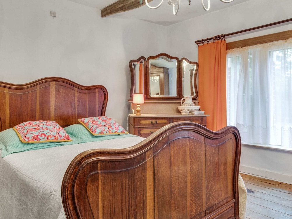 Enticing Holiday Home in Viroinval near Forest view 2