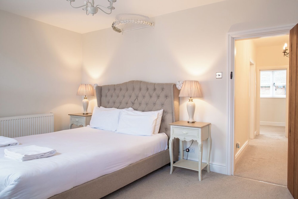 Charming 2 BD House in Tewkesbury Centre