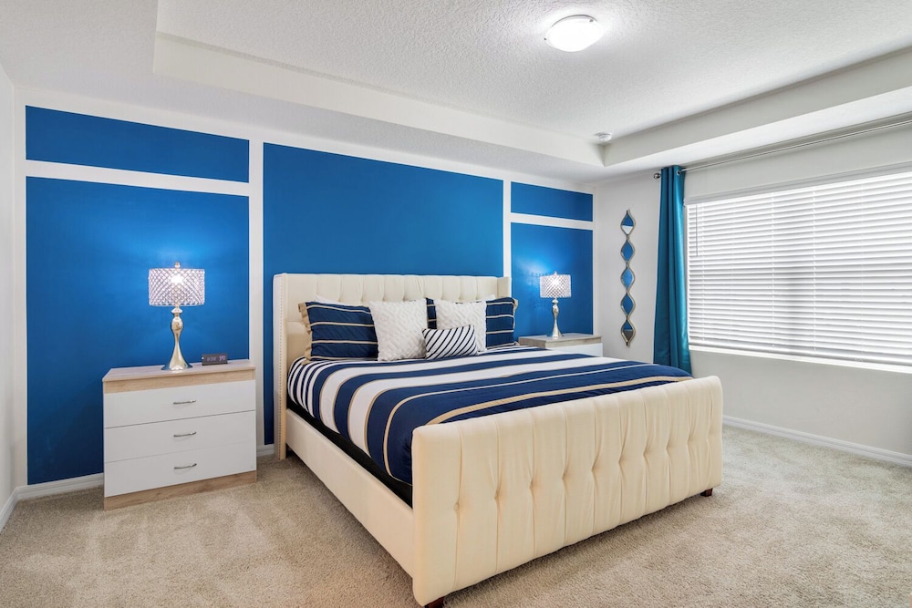 Orlando Adventure Awaits 4BR Townhouse