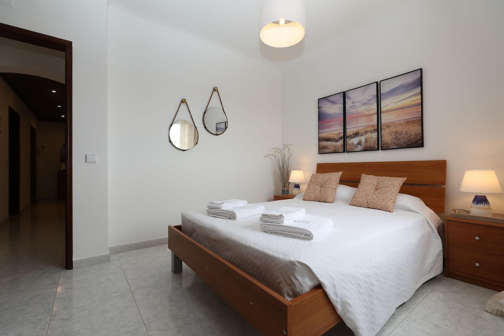 B37 - Central City Door Apartment