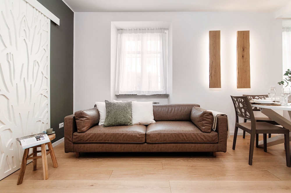 Rafael White Home