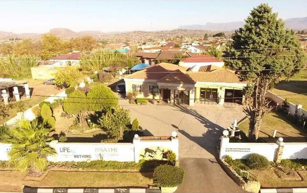 Unathi Guest Lodge