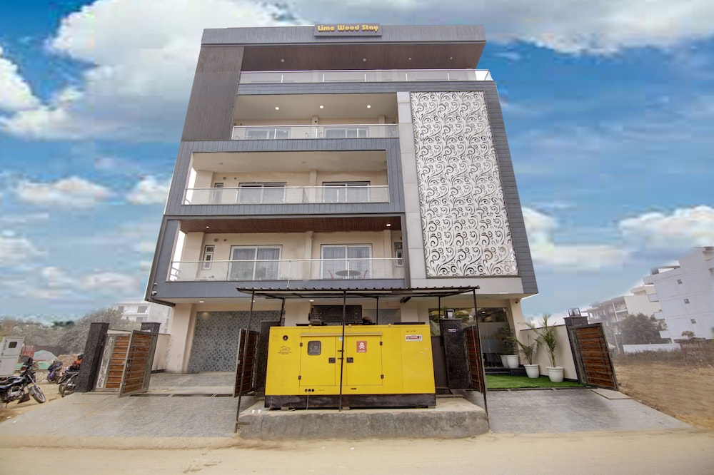 Lime Wood Stay - Studio Apartment view 3