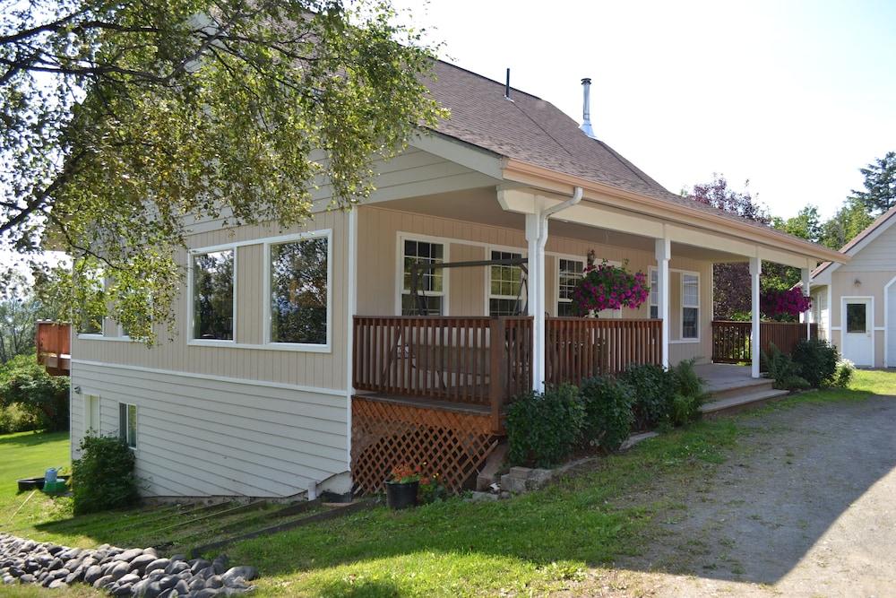 Homer Vacations - Pioneer Inn Guesthouse - Property Image 1