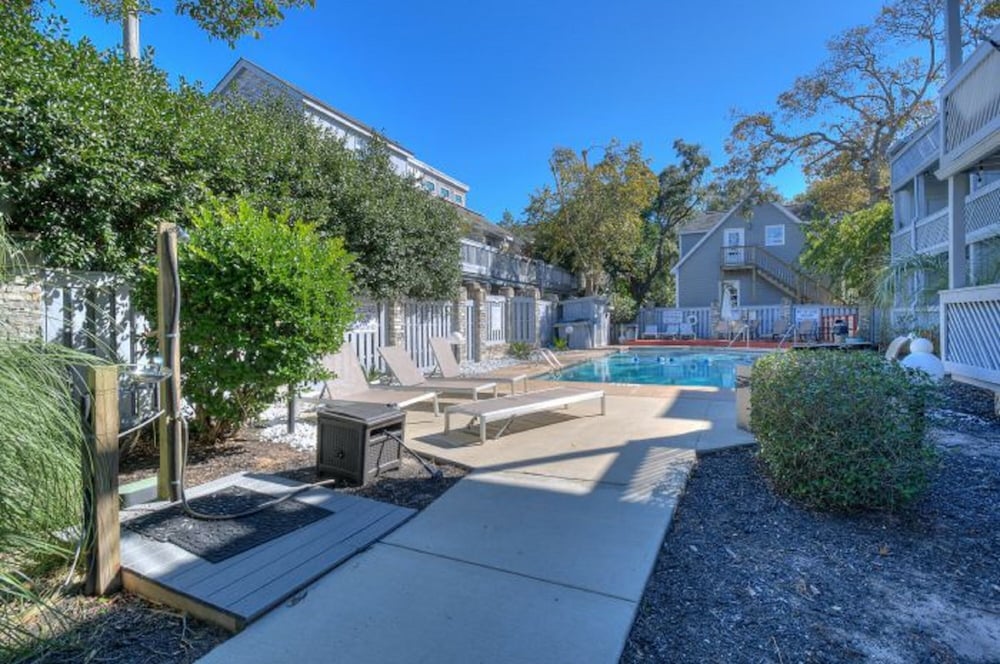 The Arbor by Elliott Beach Rentals view 3