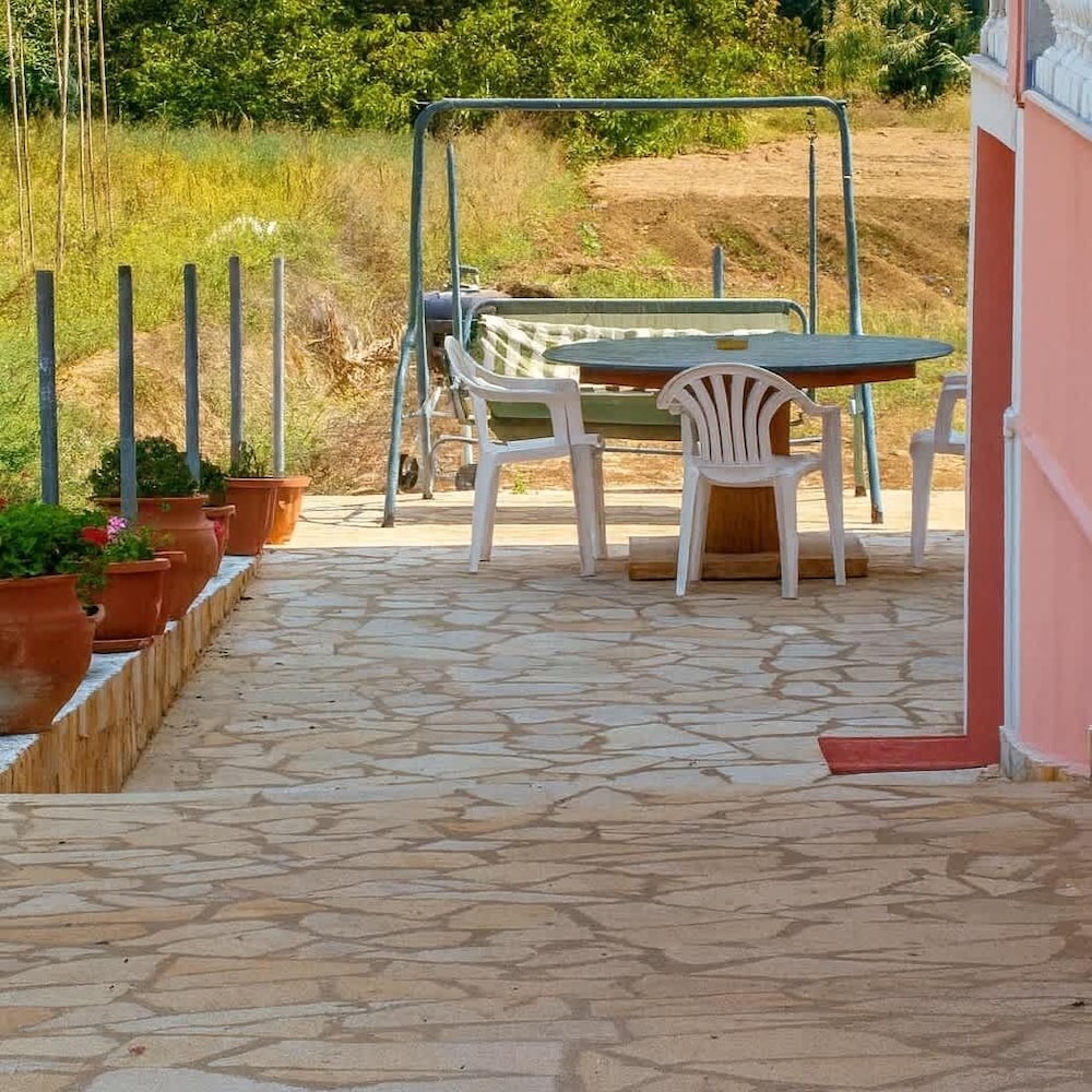 Pink House Socrates Corfu Courtyard Apartment