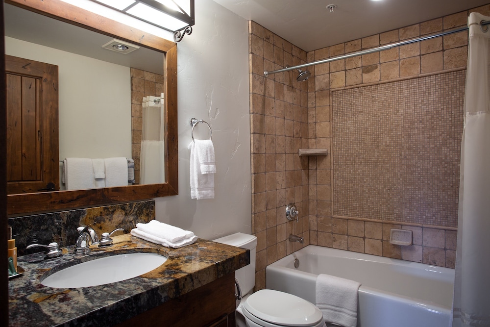 2 Bedroom Condo with Spa - Silver Baron Lodge 2 Condo