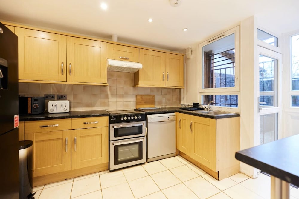 The Kennington Park Crib - Lovely 2bdr Flat With Garden