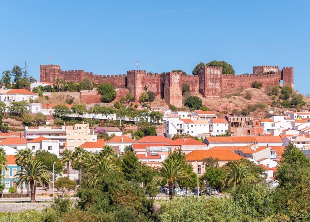 Arma o de Pera Nice Flat Terrace View