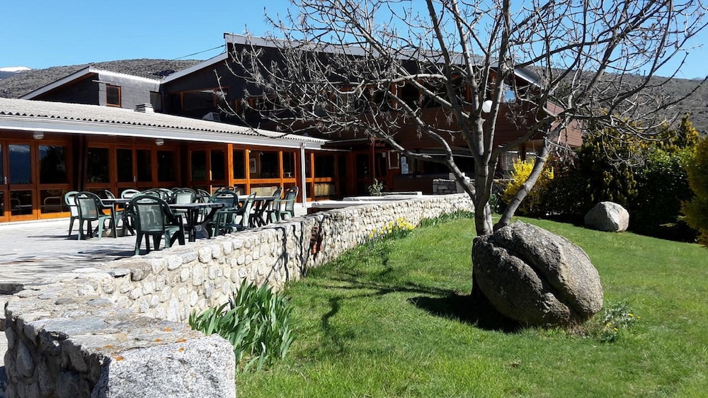 Village Club Yravals