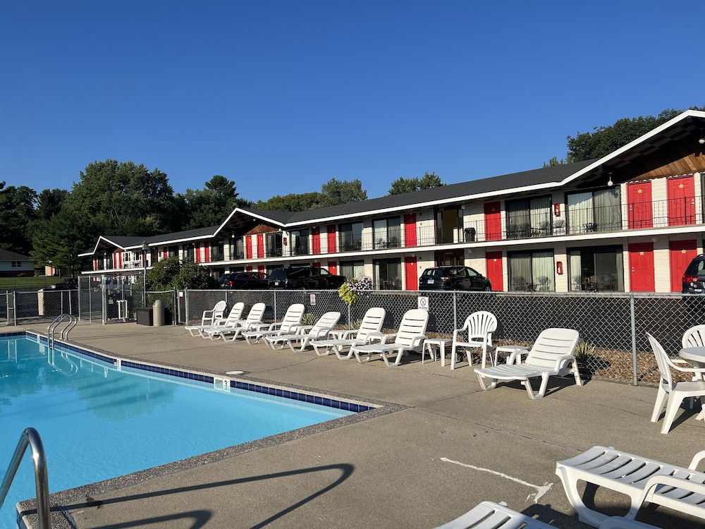 All Star Inn & Suites