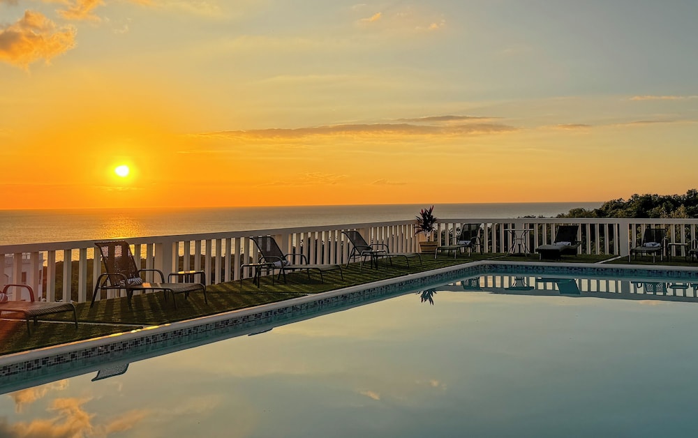 Majestic Heights Bed & Breakfast