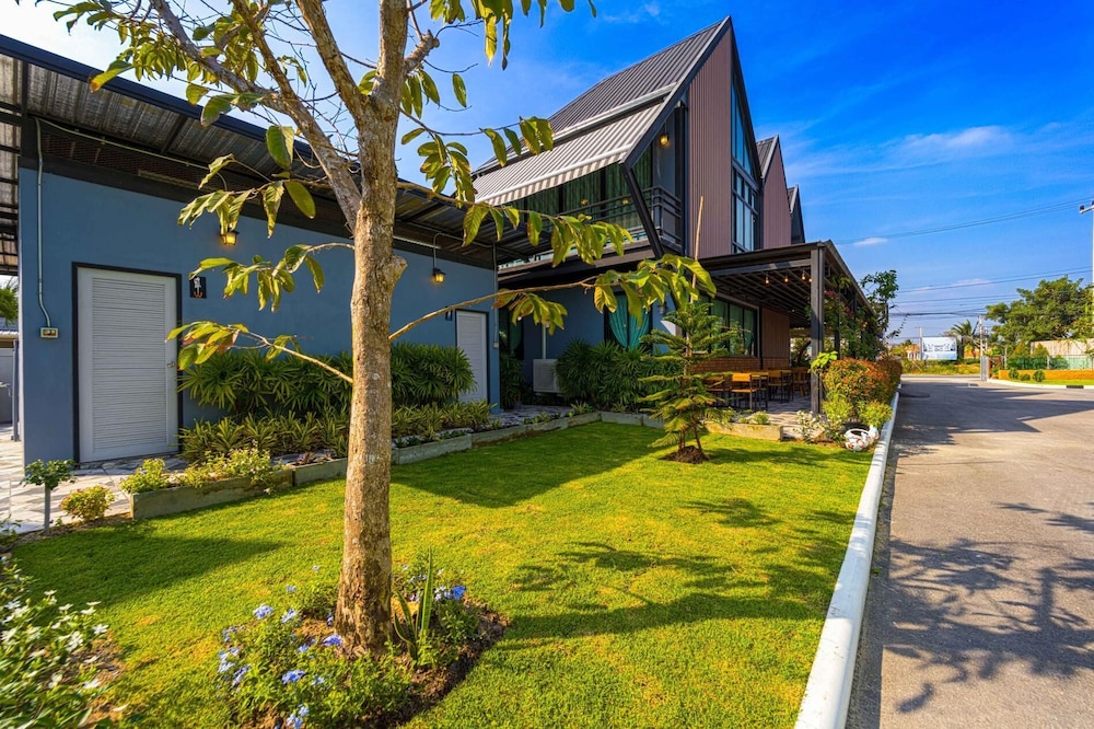 Beautiful new 7 Bedroom Villa Resort CT7