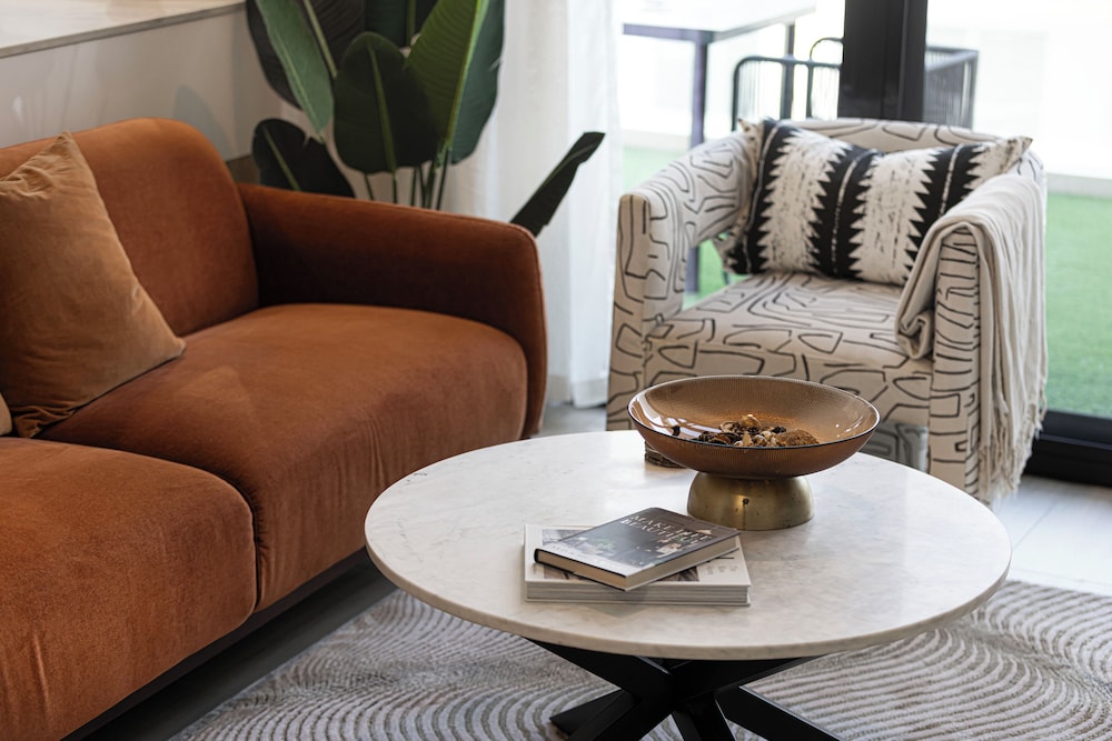 Relaxing & Bright 1BR in JVC