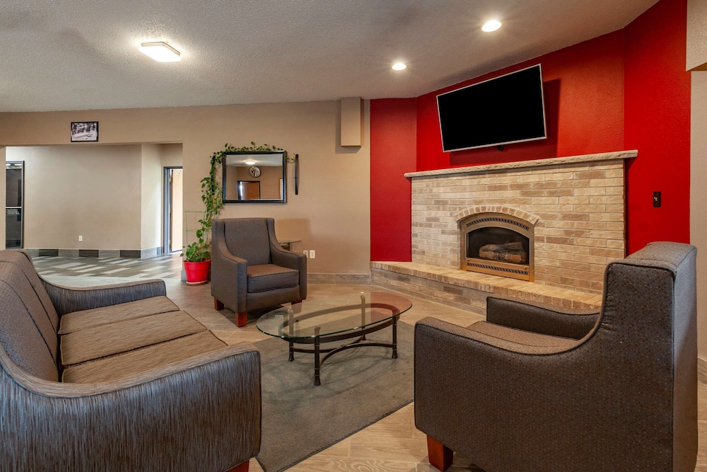 Quality Inn Redgranite view 5