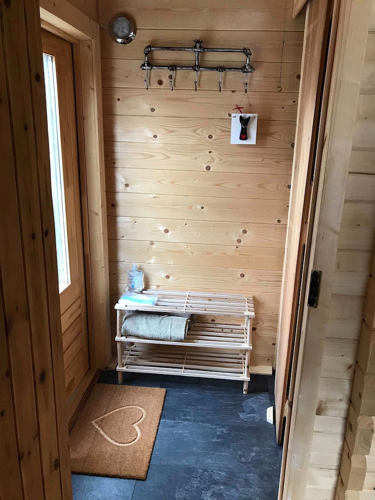 Off Grid 1-bed Cabin, Pets Ok, 20 Mins to Dunoon view 3