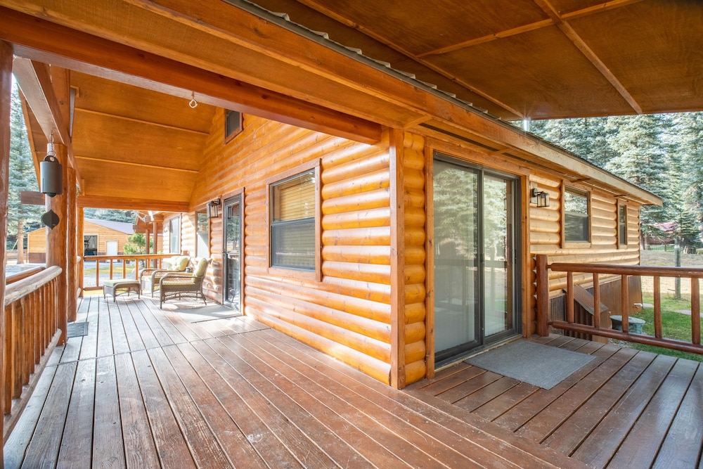Bear Paw Lodge