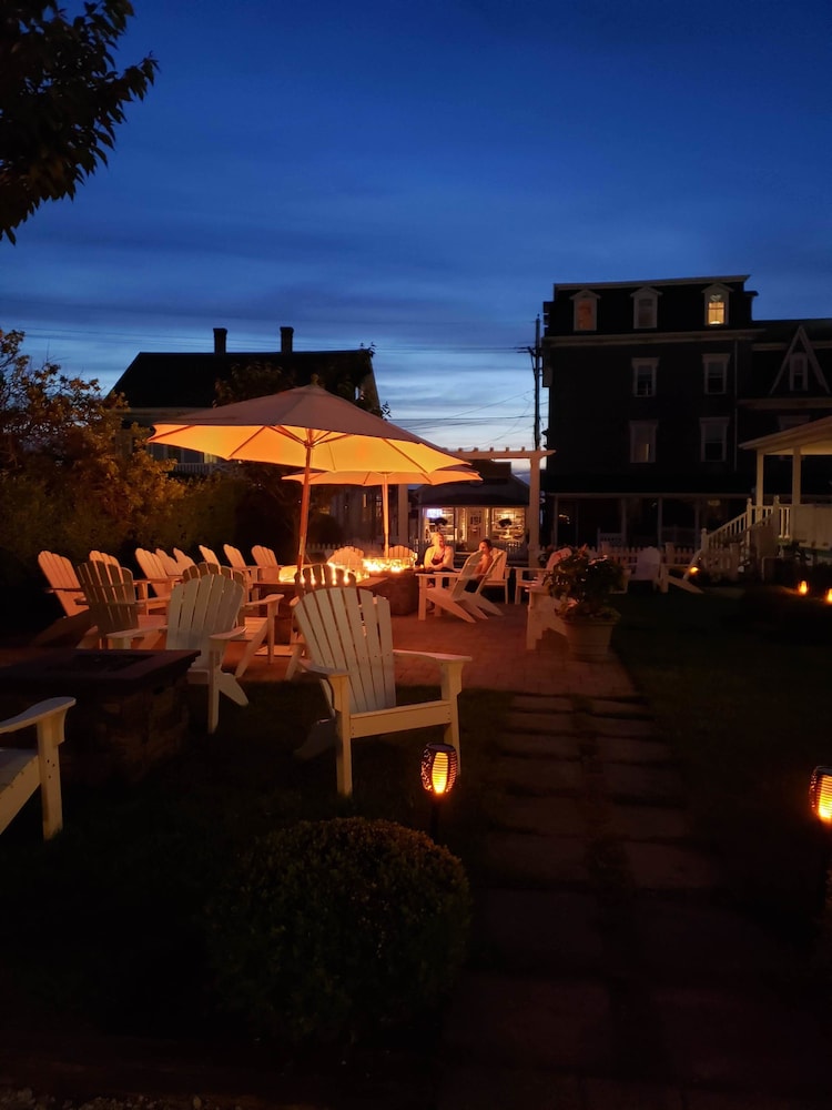 The National Hotel