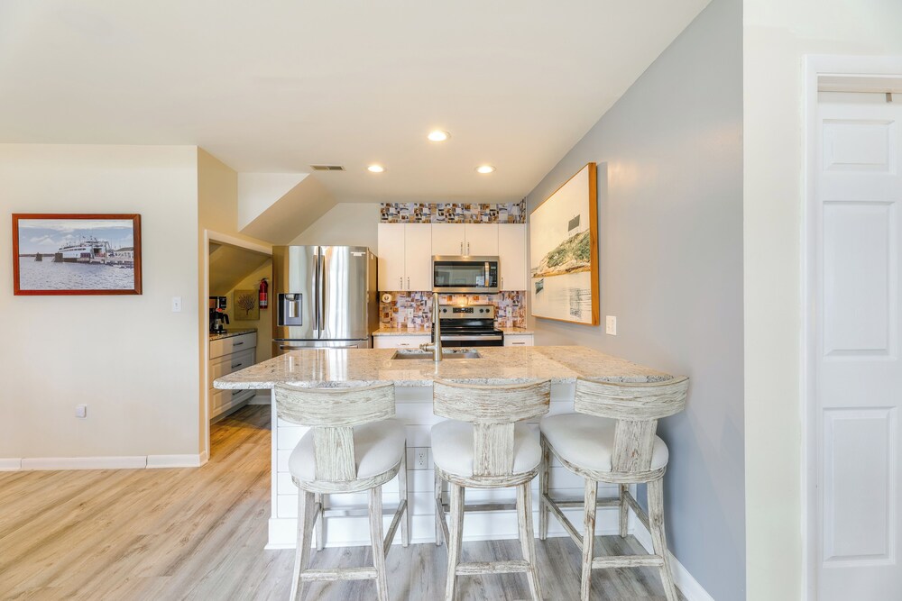 Spacious Sea Colony Condo w/ Pool Access!