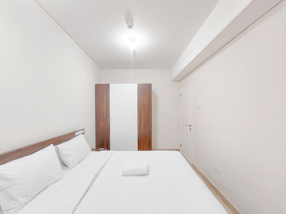 Homey And Compact 2Br Podomoro City Deli Medan Apartment