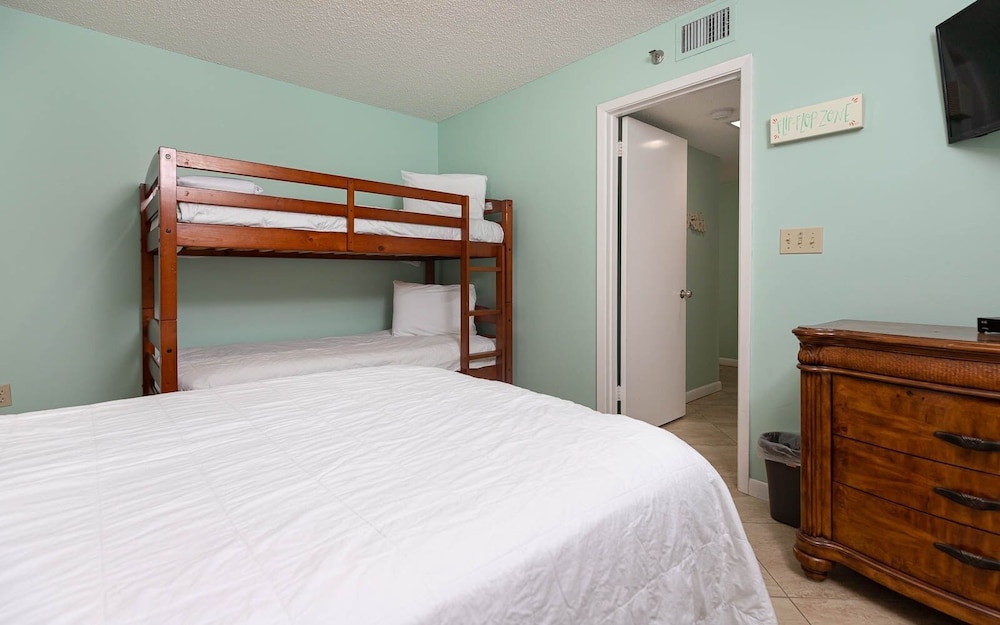 Phoenix East 211 3 Bedroom Condo