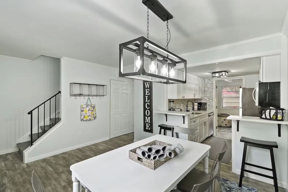 Cozy 2BR Hilton Head Townhome w/ Pool Access