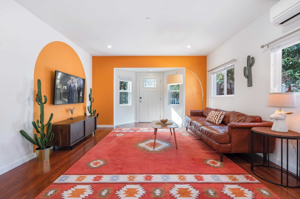 2 Units in Prime Hollywood Location Chic Renovated 1bdrs w/ Patio Avantstay