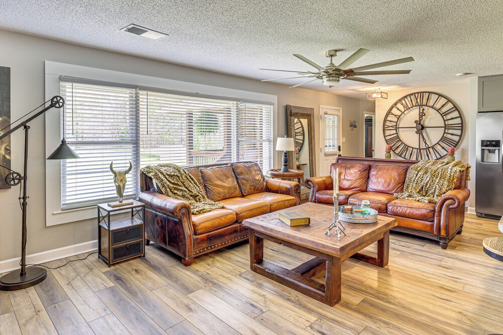 Fall & Football Vibes: Titus Retreat w/ Game Room
