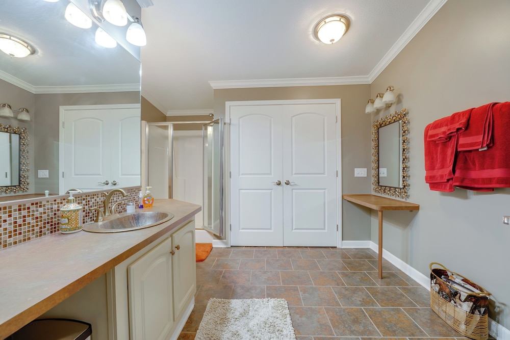 1 Mi to Silver Lake Sand Dunes: Family Gem w/ Yard