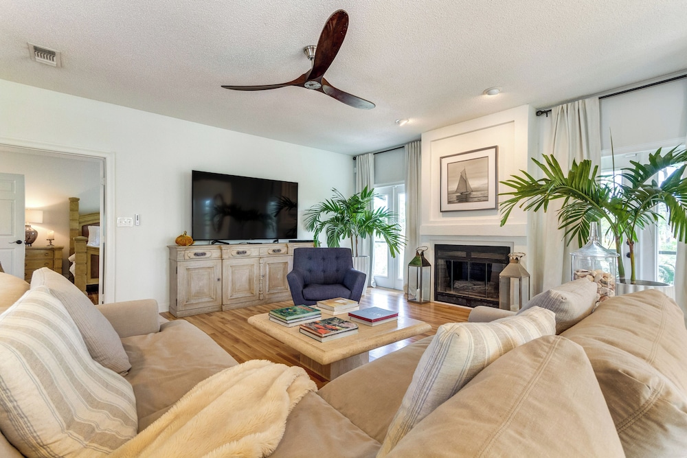 Luxe Gulf Breeze Home w/ Patios - 4 Mi to Beaches! view 2