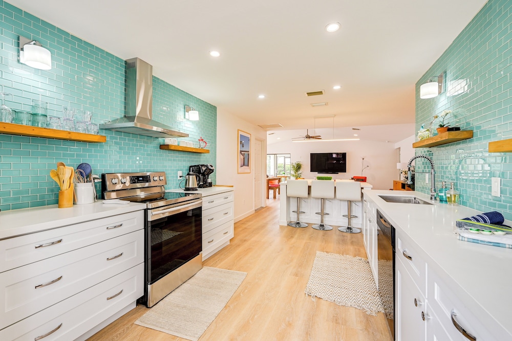 4 Mi to Ocean: Bonita Springs Oasis w/ Heated Pool