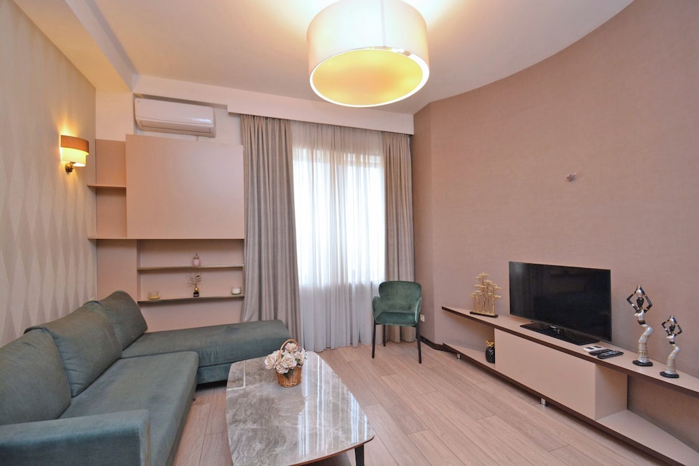 Kajaznuni street apartment on 4 floor