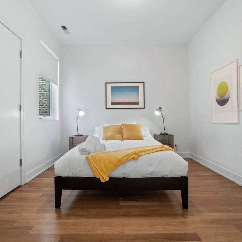 4-bedroom Condo Near Fulton Market w Rooftop