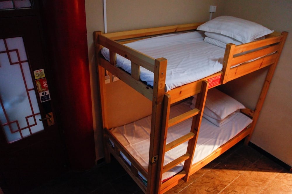 Leo Hostel