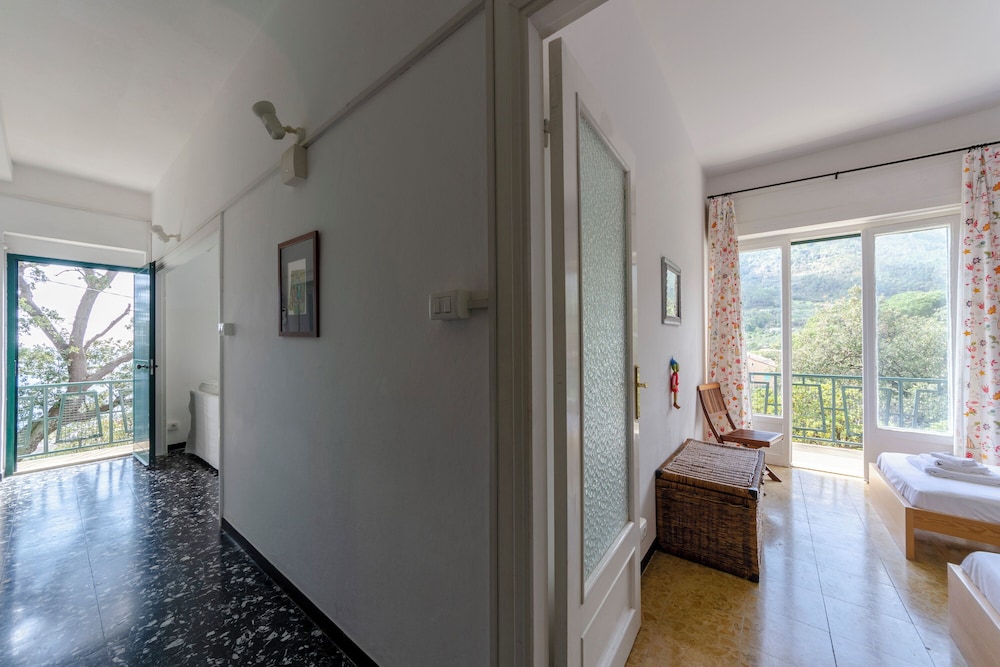 Monterosso Apartments